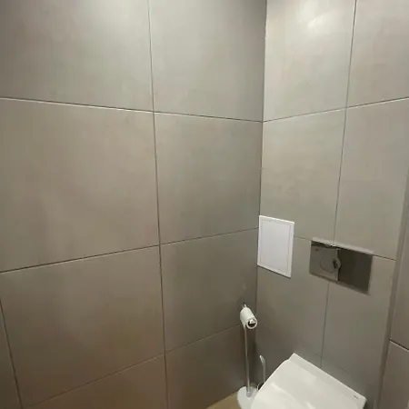 Center 2-br With Lovely Outdoor Area דירה