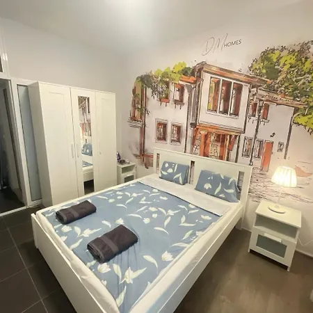 דירה Center 2-br With Lovely Outdoor Area פלובדיב