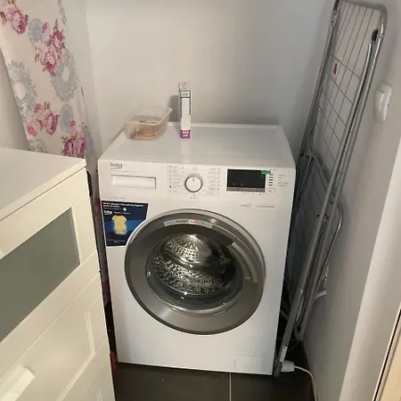 Center 2-br With Lovely Outdoor Area