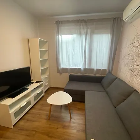 Center 2-br With Lovely Outdoor Area Plovdiv