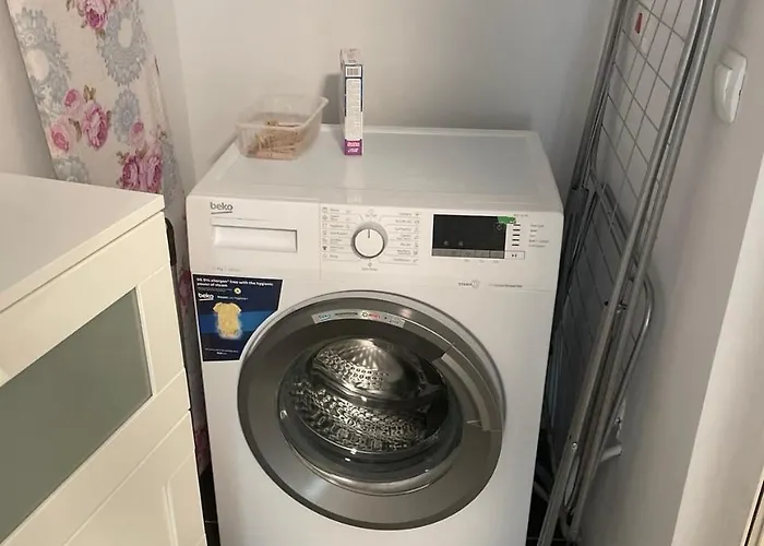 Center 2-br With Lovely Outdoor Area